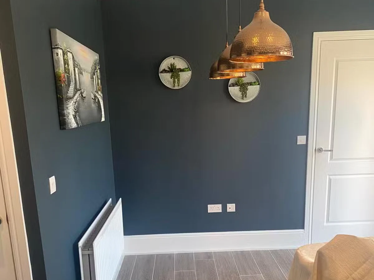 dining-room-painting-charcoal-walls-bradford-decorators Charcoal dining-room walls professionally painted in Bradford by Bradford Decorators